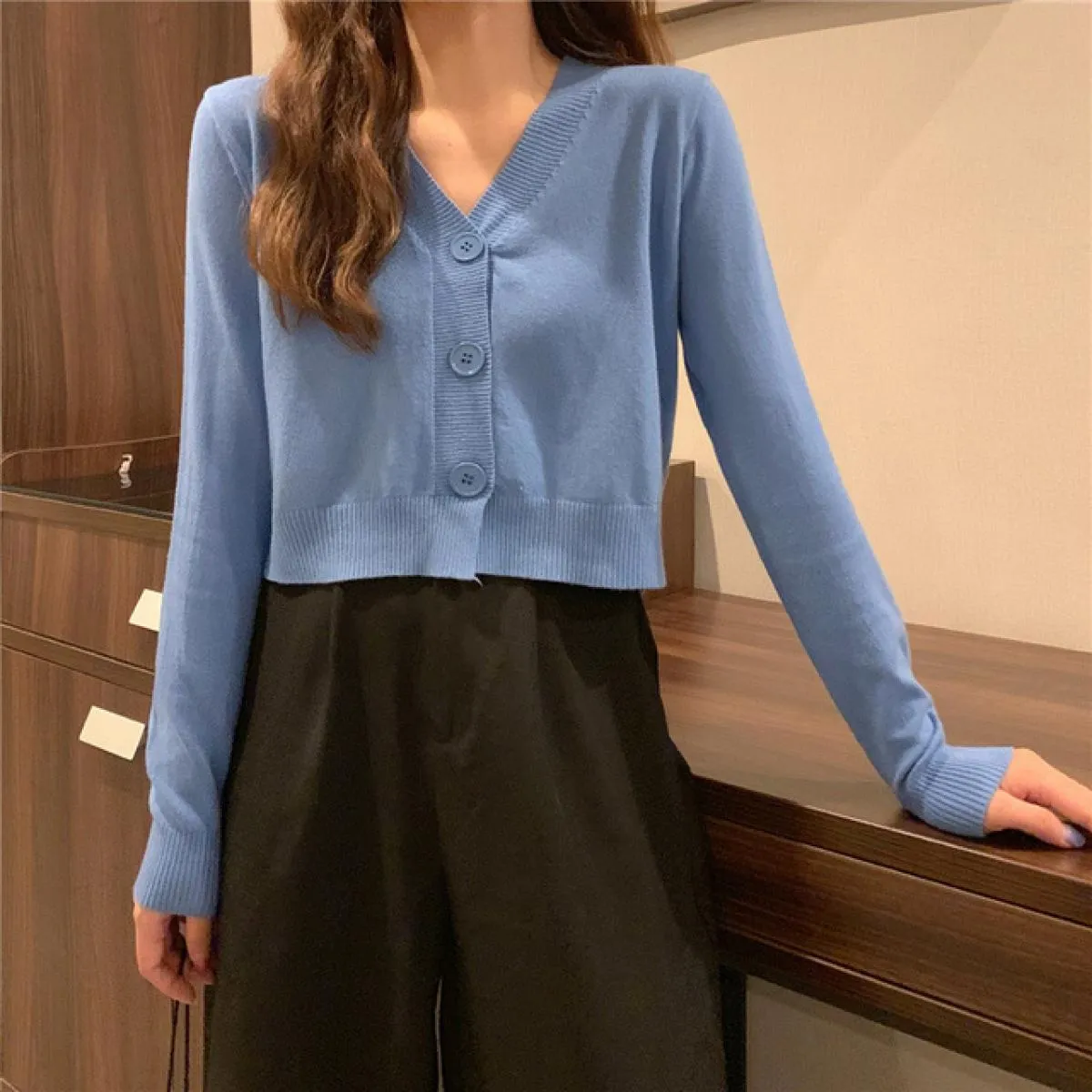 2023 autunno bottone scollo a V crop cardigan maglione donna inverno solido maniche lunghe maglia corta top bianco nero verde Bl