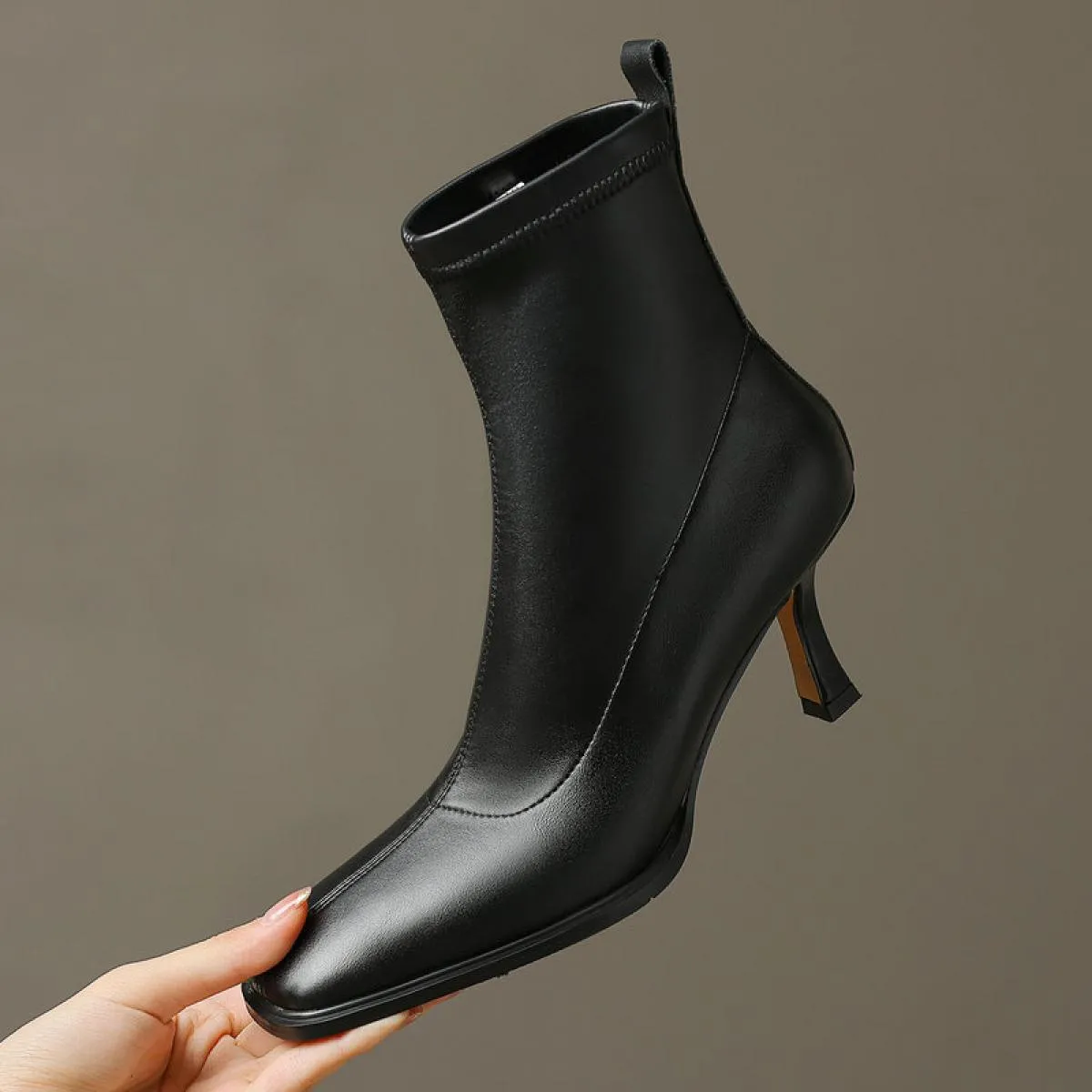 2024 Stivaletti da donna Autunno Inverno Lavoro Casual Tacchi alti Scarpe in vera pelle di qualità Donna Taglia 34 42