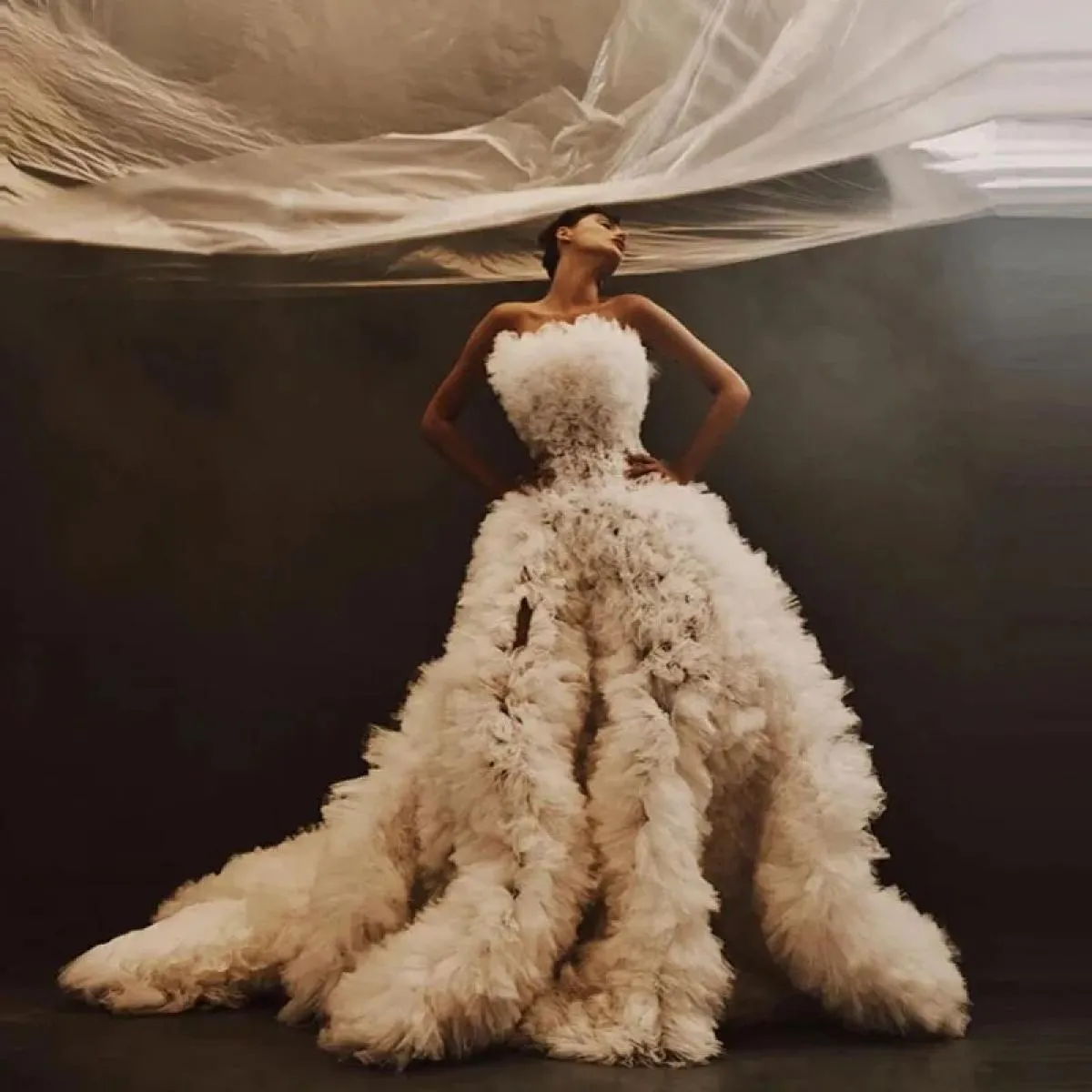 Abito da ballo in tulle con volant in tulle unico, abiti da cerimonia, abiti da sera a strati extra gonfi, senza spalline, in tu