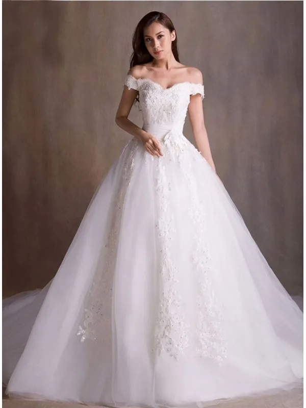 Abito da Sposa scollo a cuore con corpetto di pizzo e gonna ampia