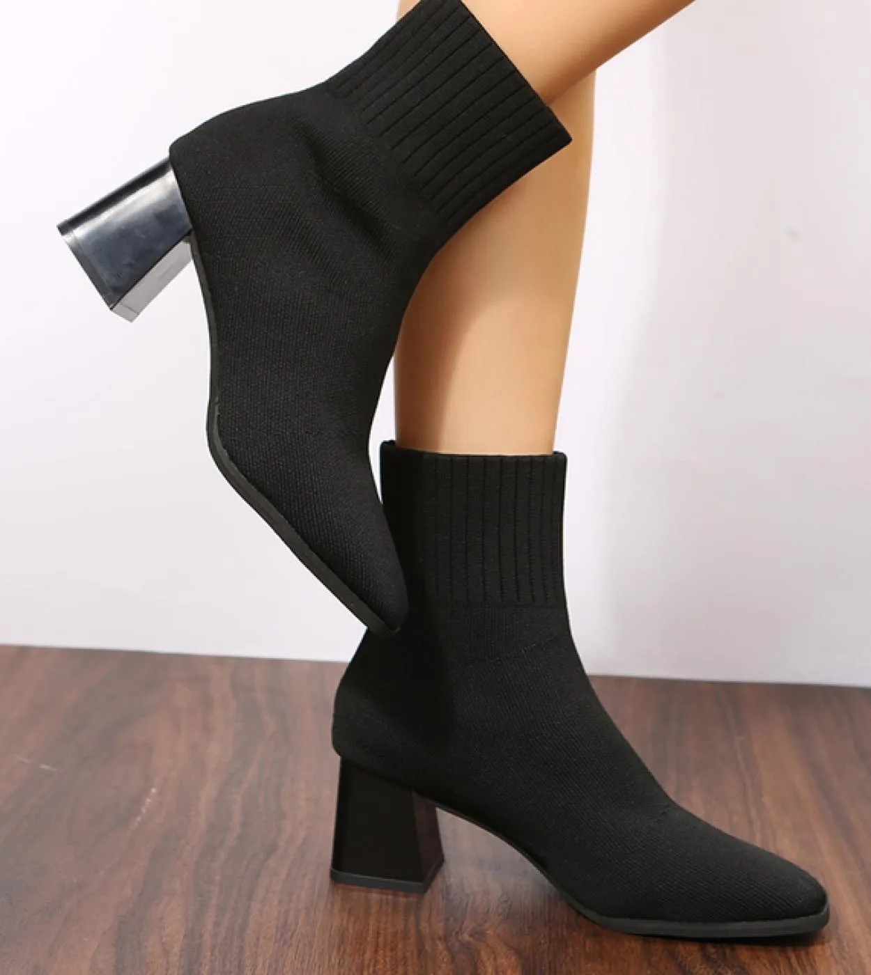 Calze da donna in maglia elastica Stivali da donna Slip On Stivaletti in tessuto elasticizzato Moda autunnale Punta quadrata Tac