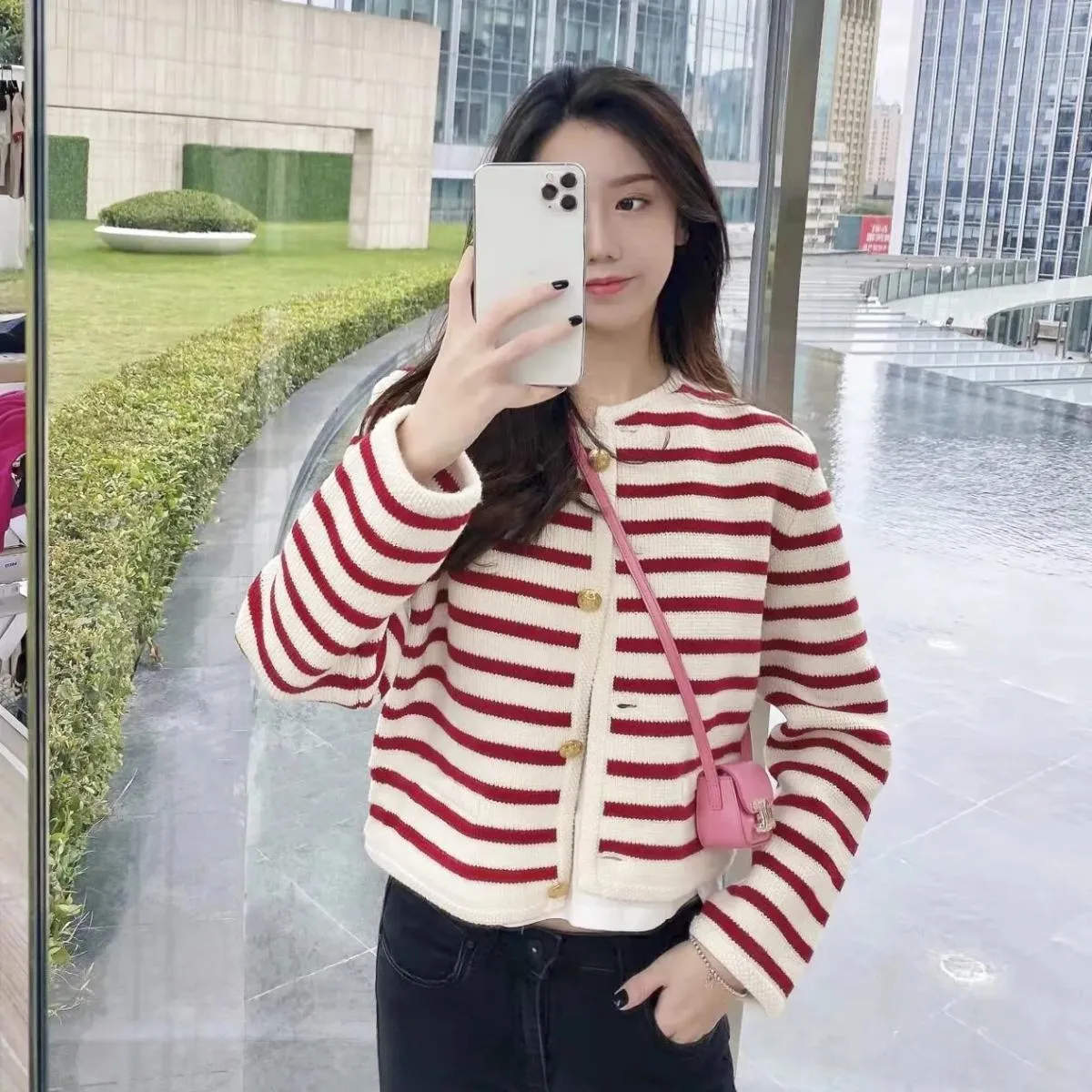 Cardigan Cardigan lavorato a maglia piccolo a righe bianche nere da donna Nuovo cappotto maglione corto da indossare autunno inv