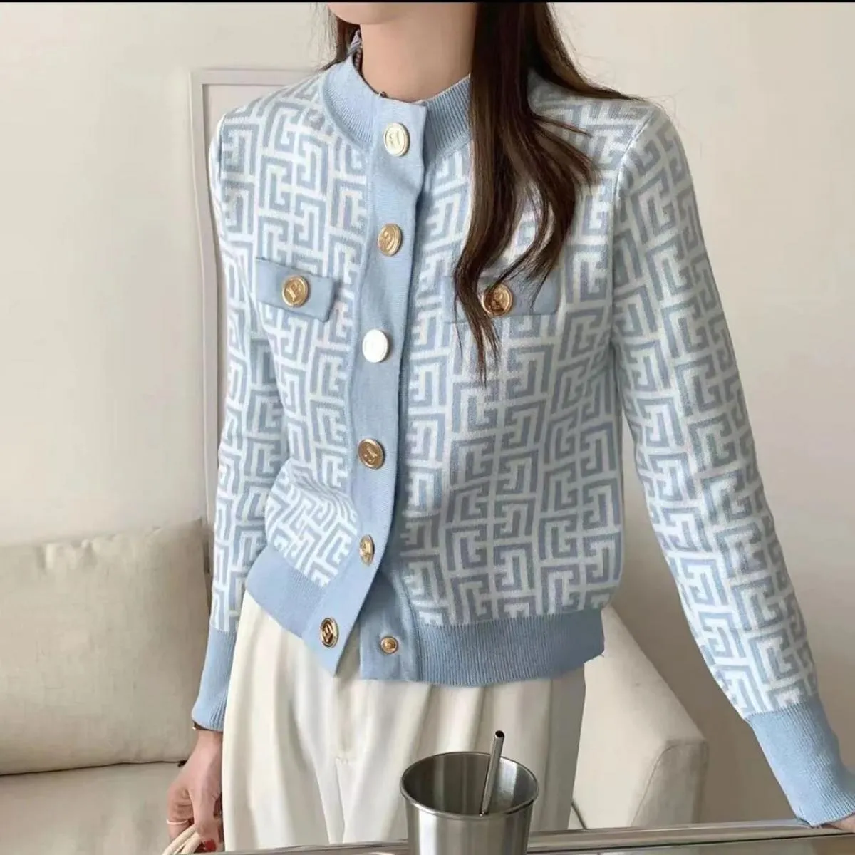 Cardigan in maglia corta con giunzione sottile e temperamento di alta qualità Top Cappotto maglione a maniche lunghe a contrasto