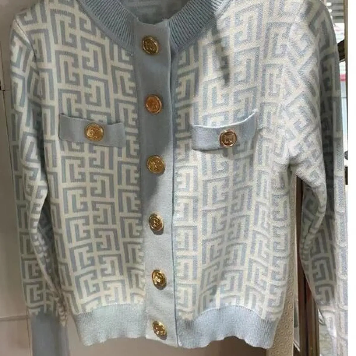 Cardigan in maglia corta con giunzione sottile e temperamento di alta qualità Top Cappotto maglione a maniche lunghe a contrasto