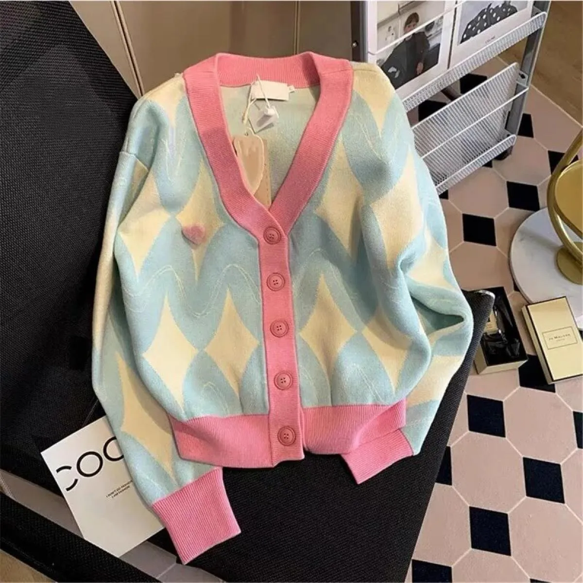 Cardigan per maglione da donna 2023 Cardigan nuovo colore Top con scollo a V Design Cappotto Cardigan lavorato a maglia