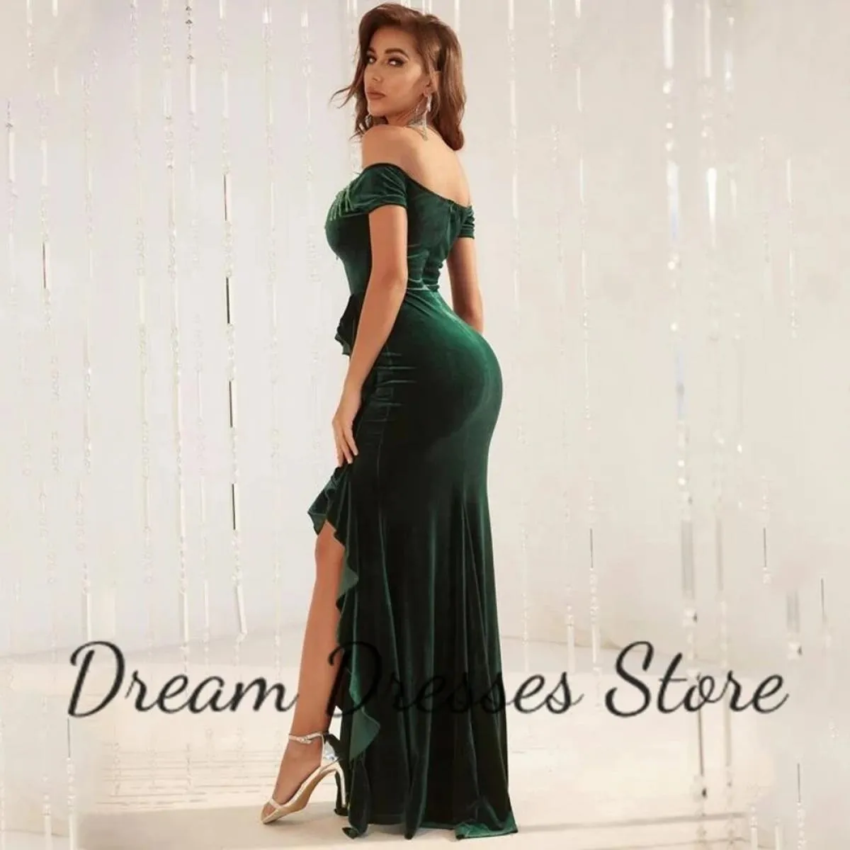 Elegante abito da ballo con scollo a V e spalle scoperte Velluto verde con perline Spacco laterale Sirena Lunghezza pavimento co