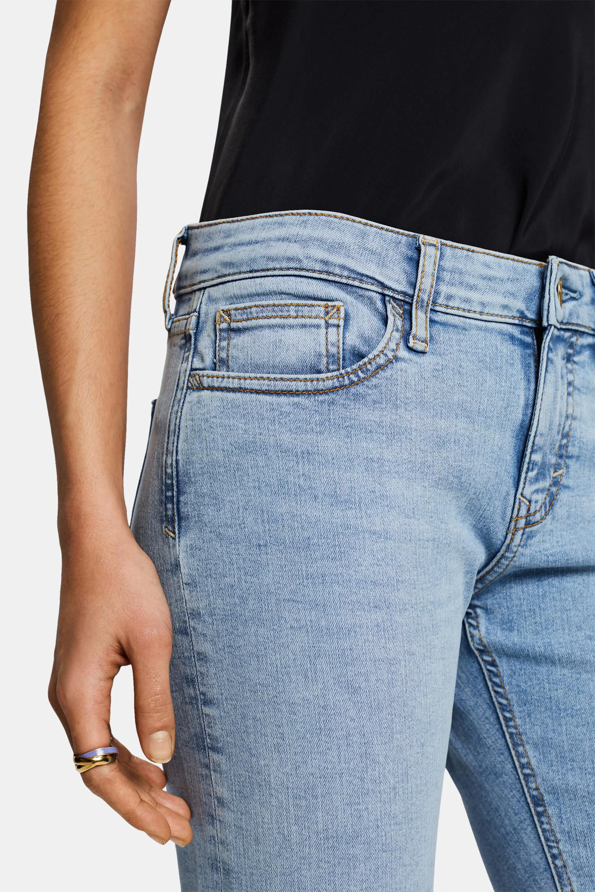 Jeans Slim Fit a vita media