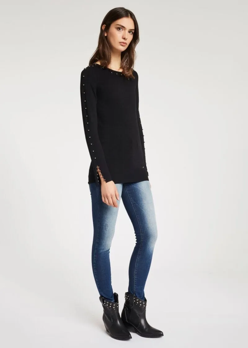 Maglia con borchie