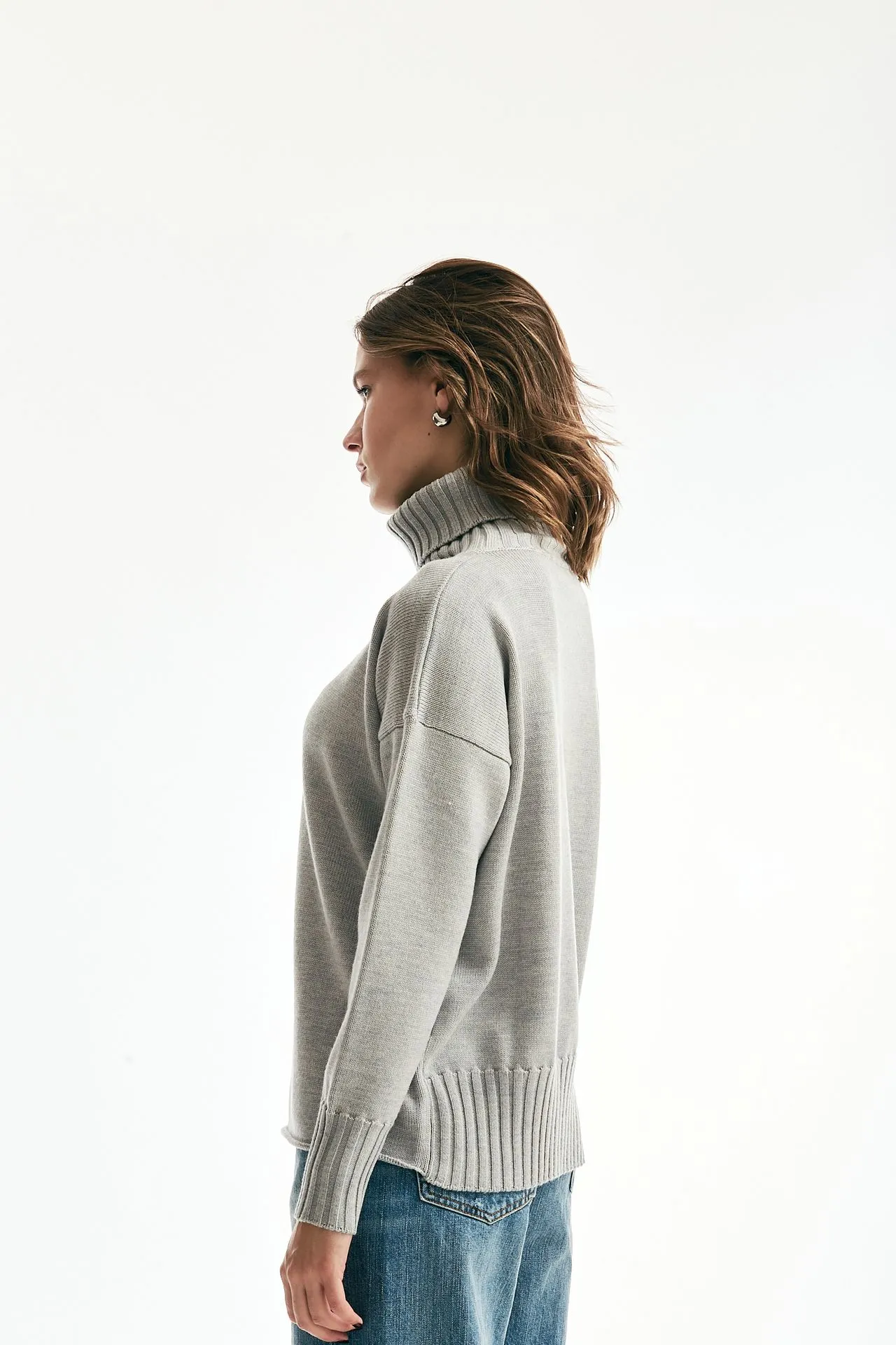 Maglia dolcevita in lana grigio chiaro 