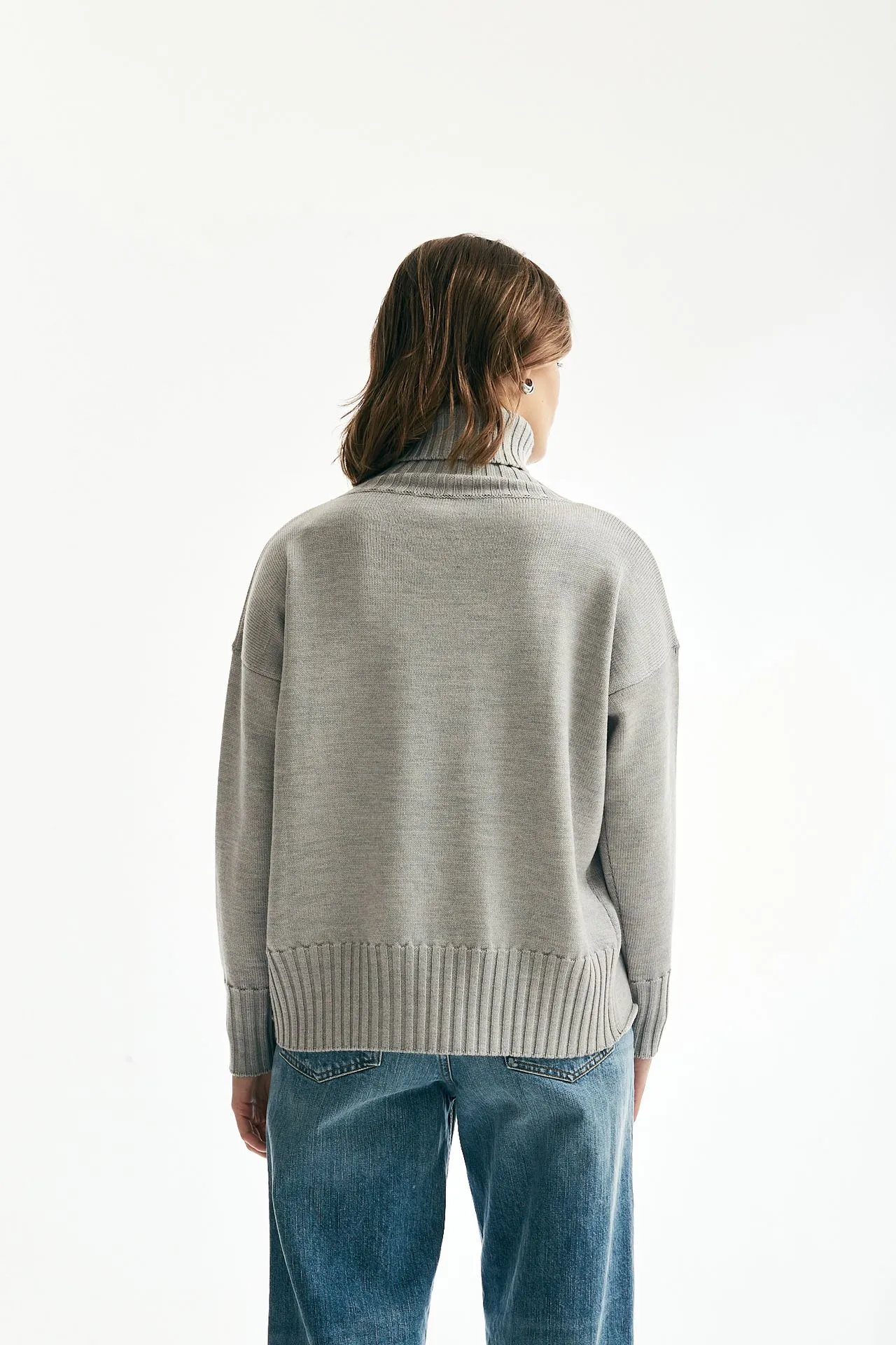 Maglia dolcevita in lana grigio chiaro 