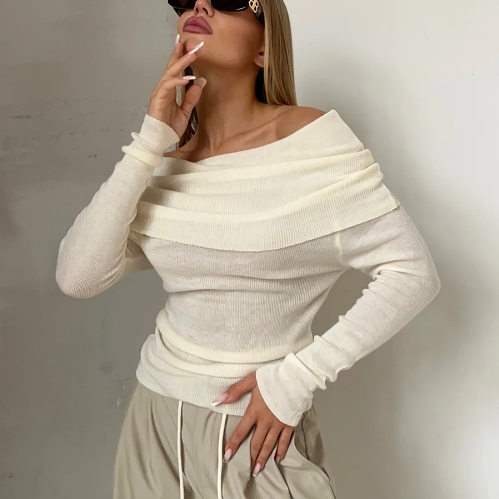 Maglione con spalle scoperte Europa e America 2024 Primavera femminile Slim Tinta unita Pullover Colletto a una linea Swe a mani