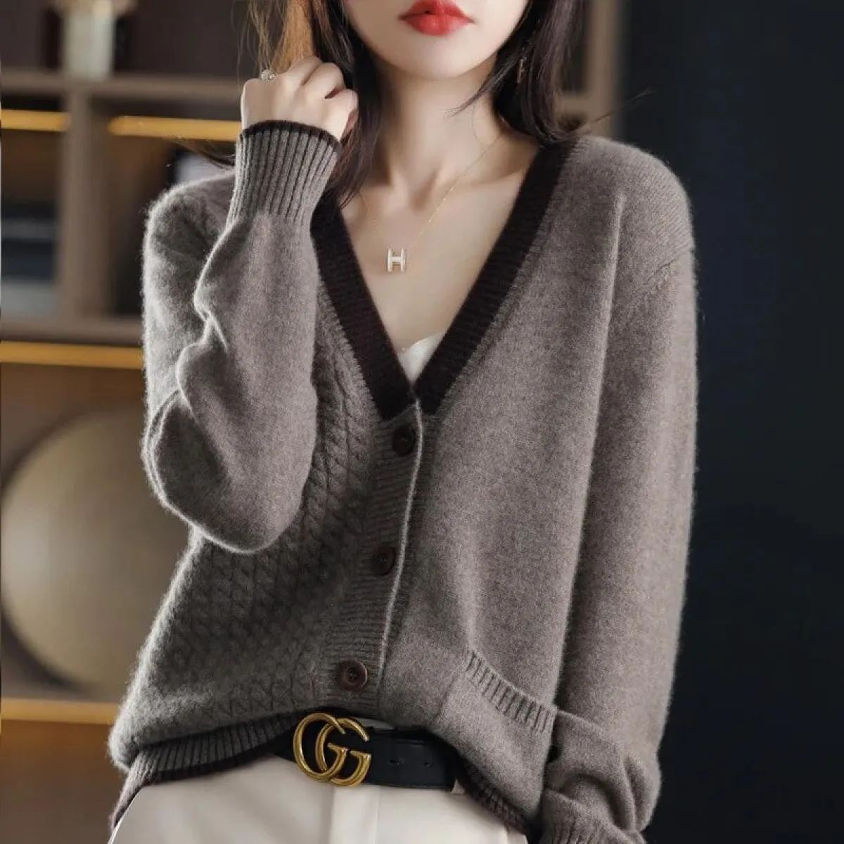 Maglione da donna primaverile Moda Cappotti casual Cardigan femminile Manica lunga Giacca con scollo a V Top lavorato a maglia