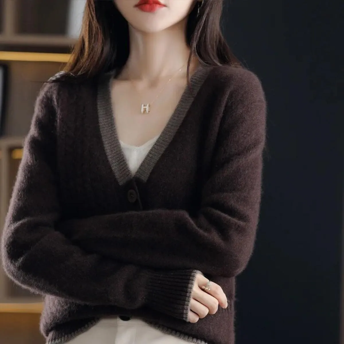 Maglione da donna primaverile Moda Cappotti casual Cardigan femminile Manica lunga Giacca con scollo a V Top lavorato a maglia