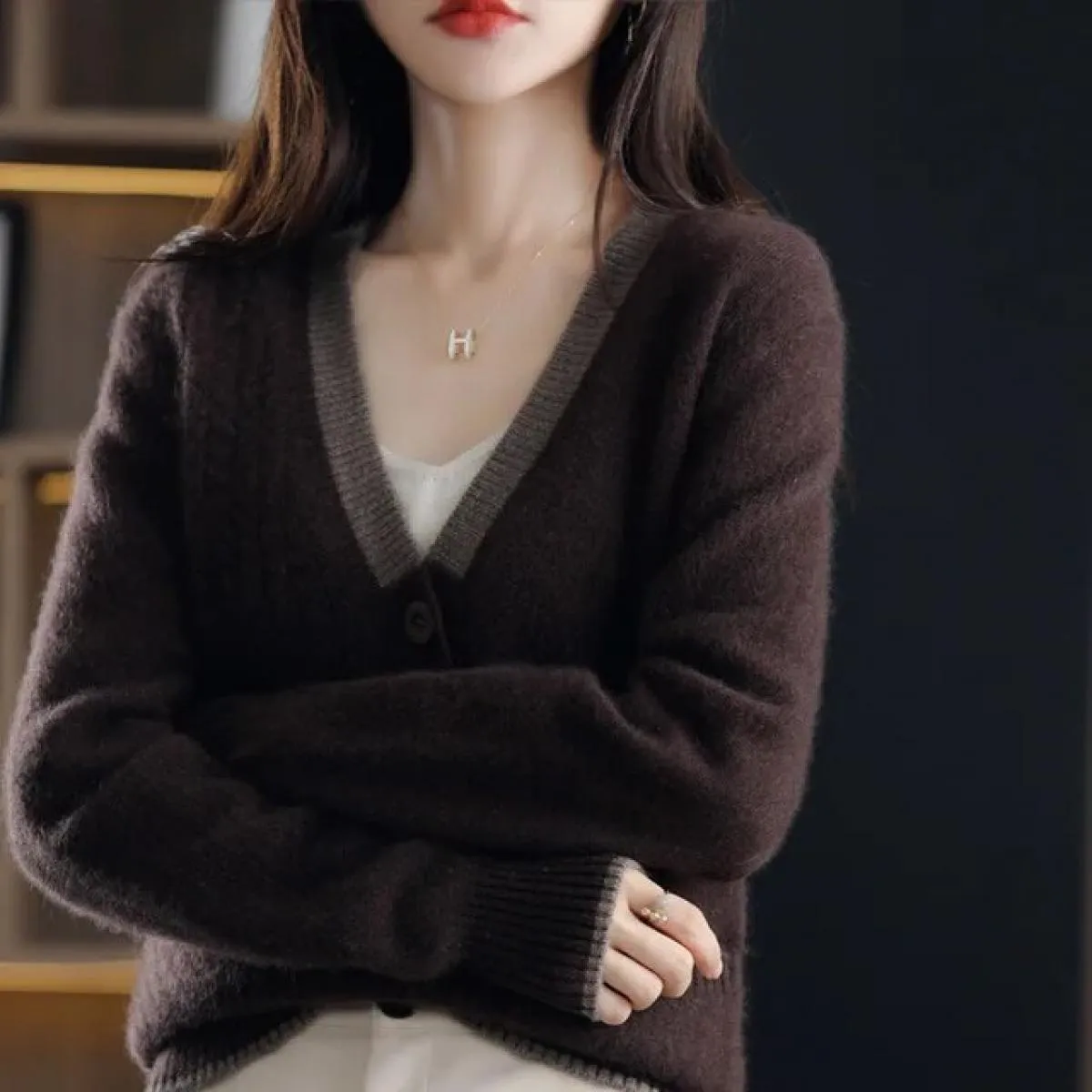 Maglione da donna primaverile Moda Cappotti casual Cardigan femminile Manica lunga Giacca con scollo a V Top lavorato a maglia
