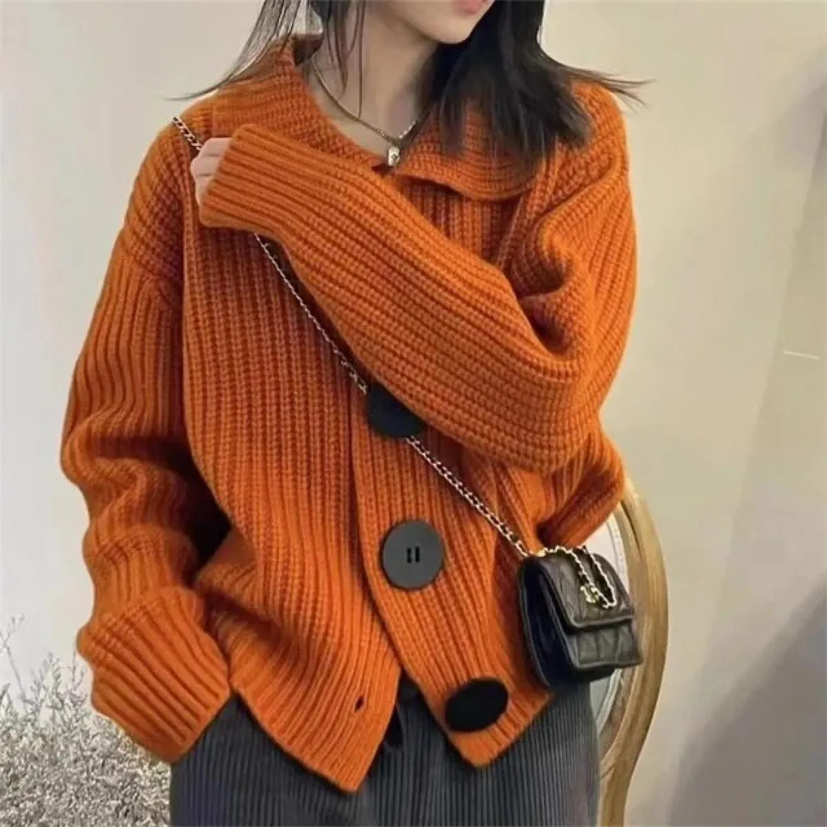 Maglioni da donna nuovo collo a V manica lunga sciolto di moda casual maglione cardigan lavorato a maglia con bottoni grandi