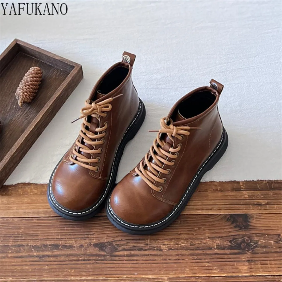 Mori Stivaletti casual retrò letterari fatti a mano con suola spessa Scarpe con testa grande Piattaforma Stivali da donna Pellic
