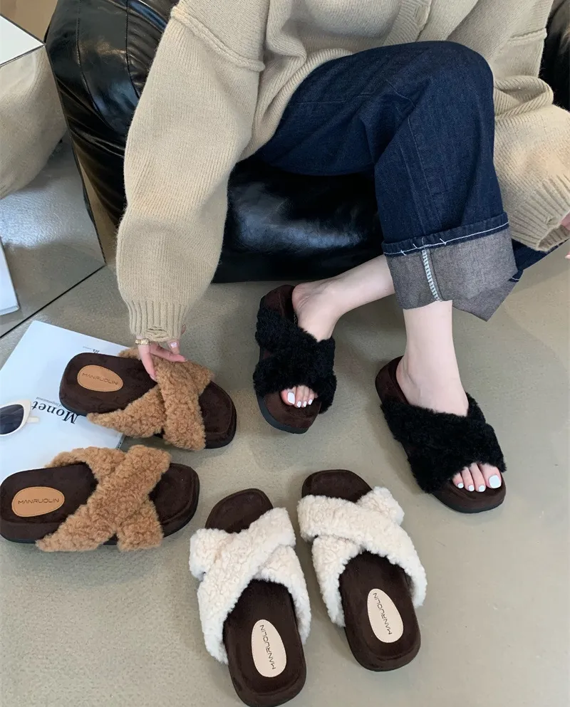 New Summer Open-toe  Style Furry Shoes Indoor Warm Slippers Fashionable Temperament Sandals