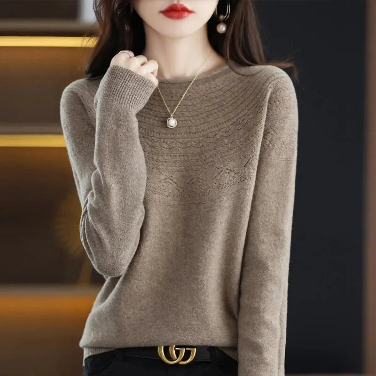 Nuovo stile trendy Una linea pronta da indossare Maglione in pura lana Pullover lavorato a maglia cava da donna Autunno Inverno