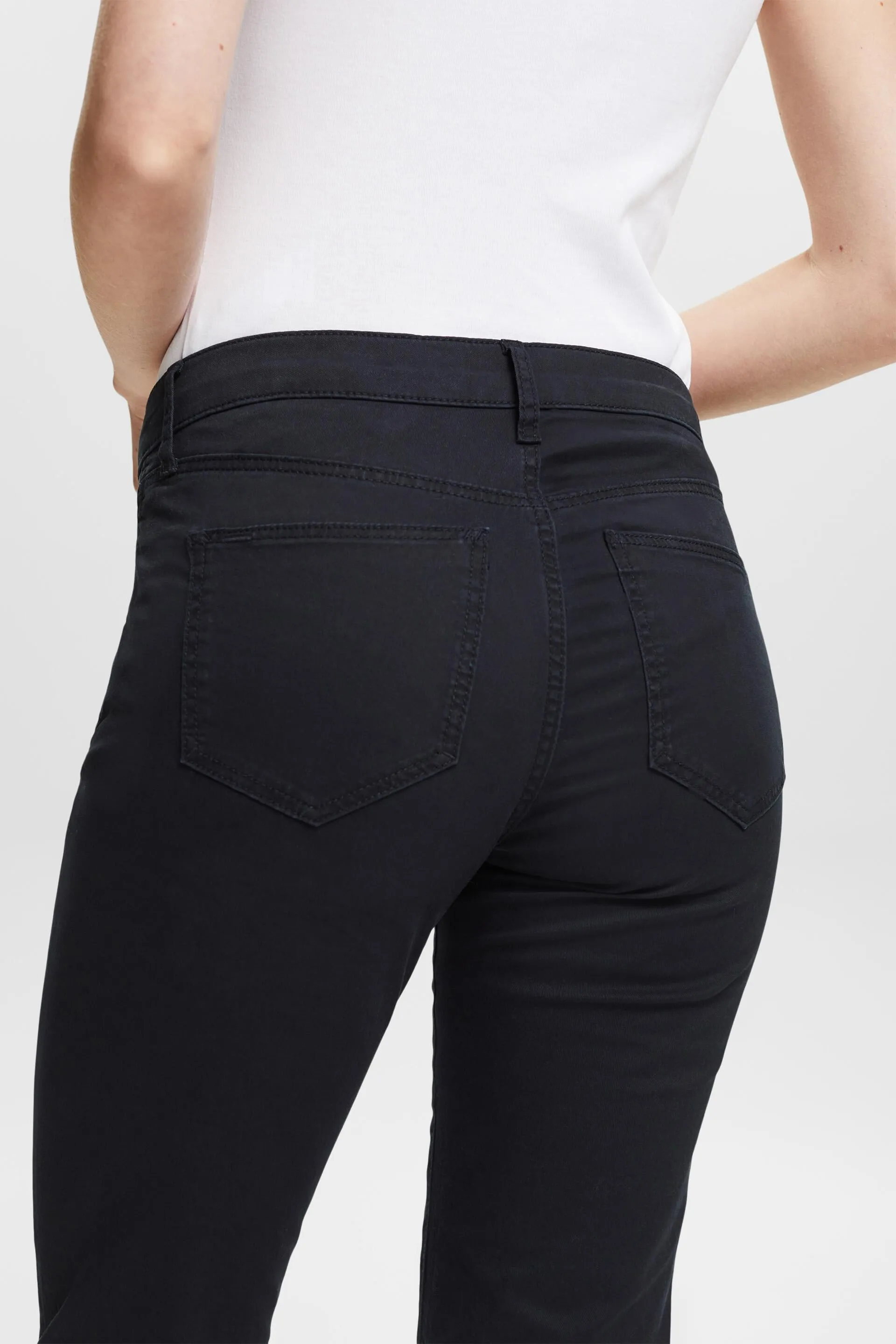 Pantaloni Capri