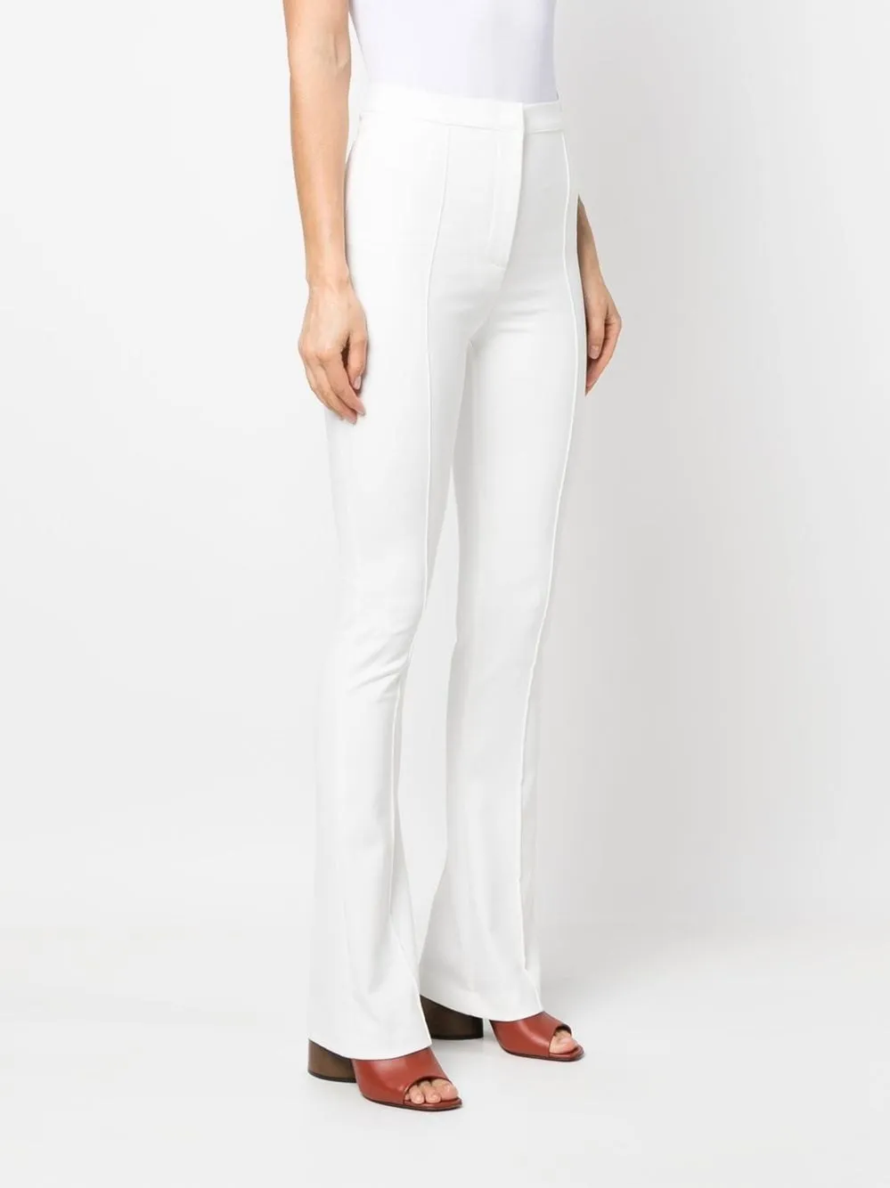 Pantaloni svasati