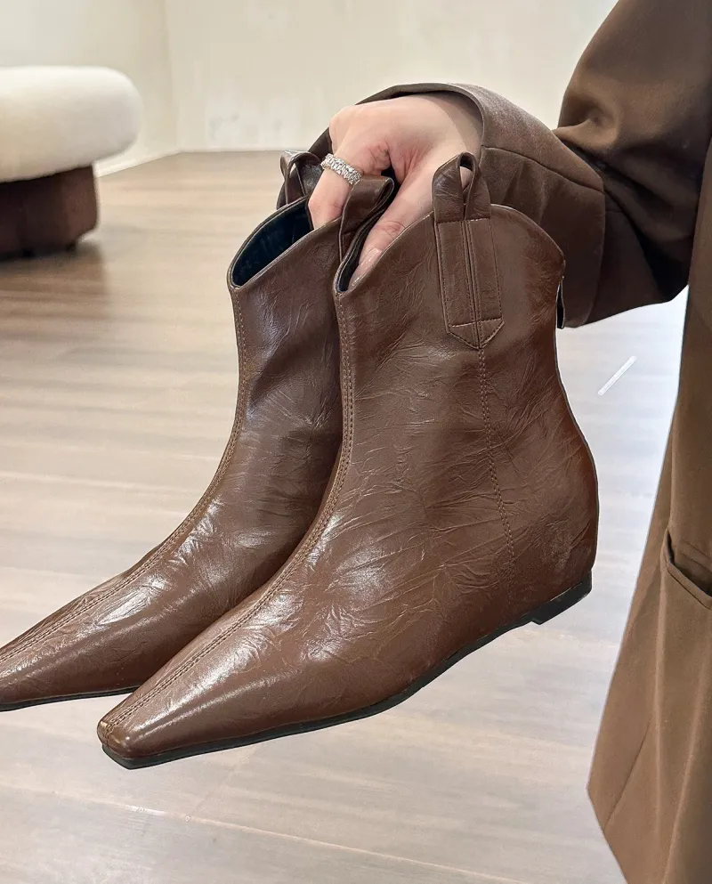 Retro Feel!  Pointed Toe Soft Leather Short Boots For Women, Autumn Inner Heightening Chelsea Martin Boots For Women