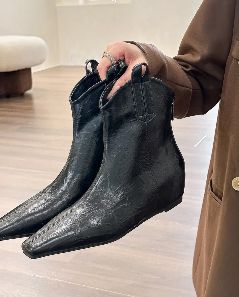 Retro Feel!  Pointed Toe Soft Leather Short Boots For Women, Autumn Inner Heightening Chelsea Martin Boots For Women