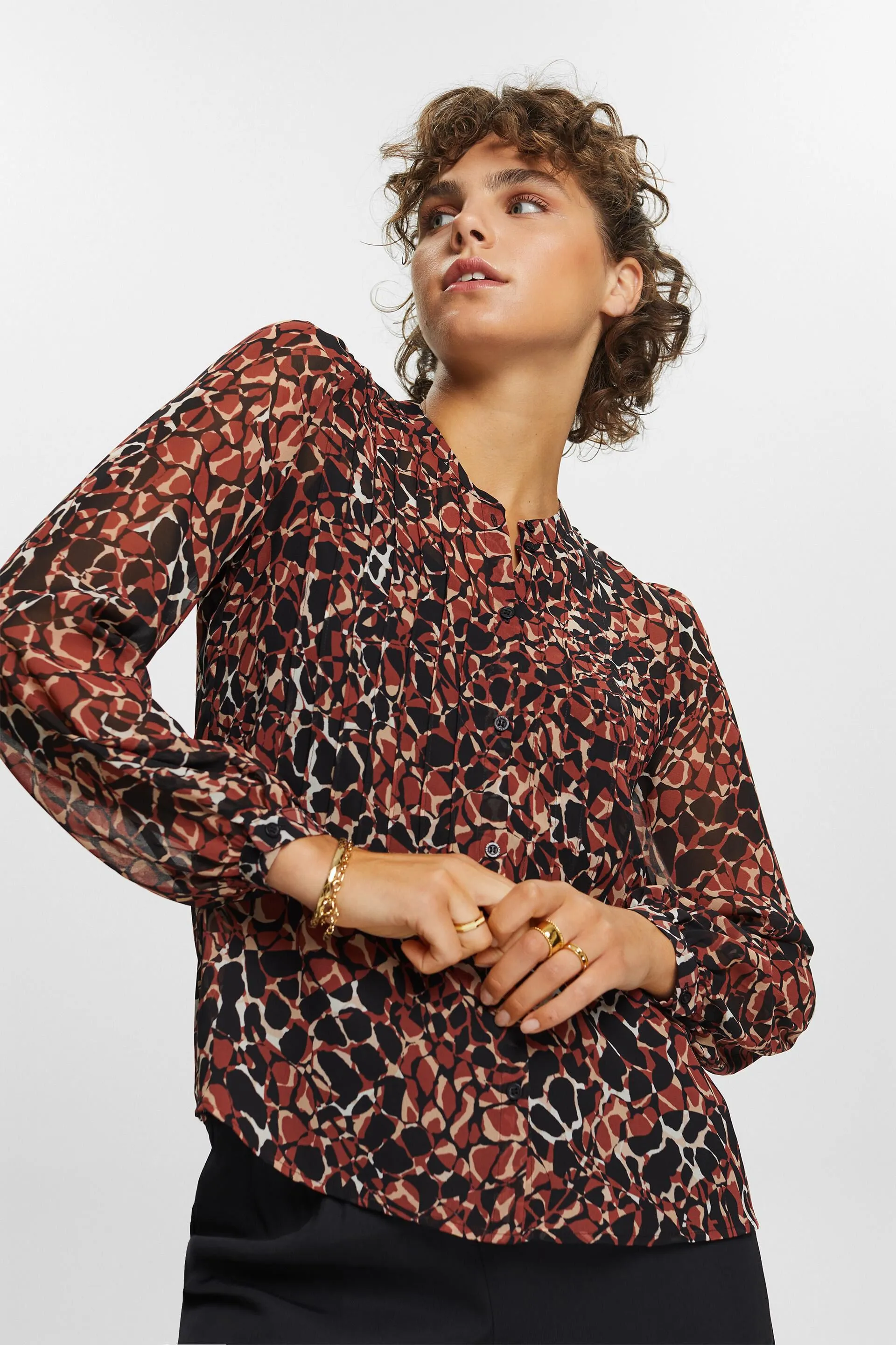 Riciclato: Blusa in chiffon a fantasia