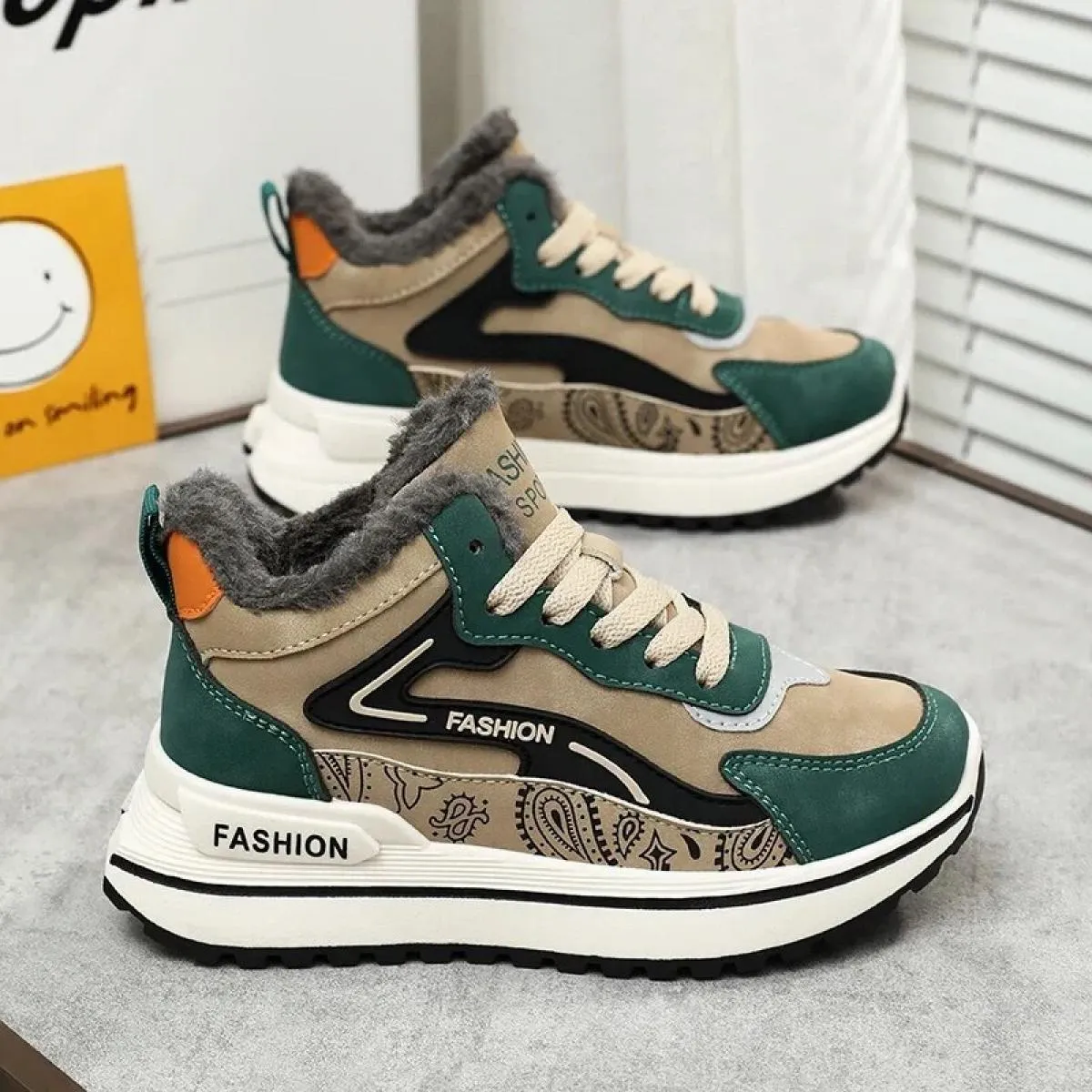 Scarpe per bambini Moda alla moda Antiscivolo Resistente all'usura Tutte le partite Plus Velluto Modello popolare Mantieni caldo