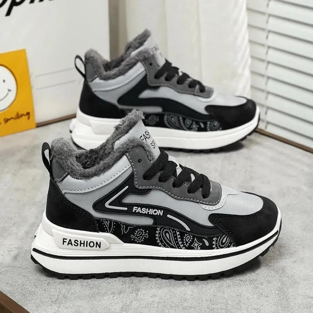 Scarpe per bambini Moda alla moda Antiscivolo Resistente all'usura Tutte le partite Plus Velluto Modello popolare Mantieni caldo