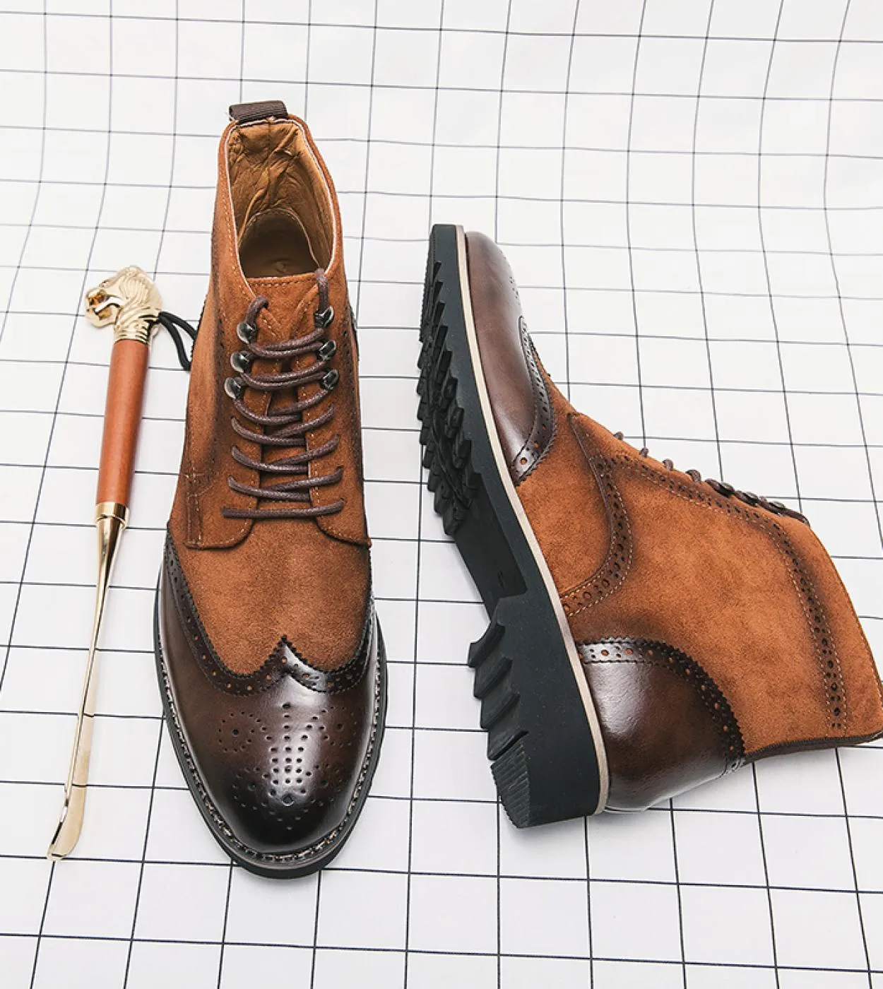 Stivaletti britannici Scarpe da uomo Moda Retro Pu Stitching Faux Suede Brock Carving Lace Up Classic Casual Street Daily Cp