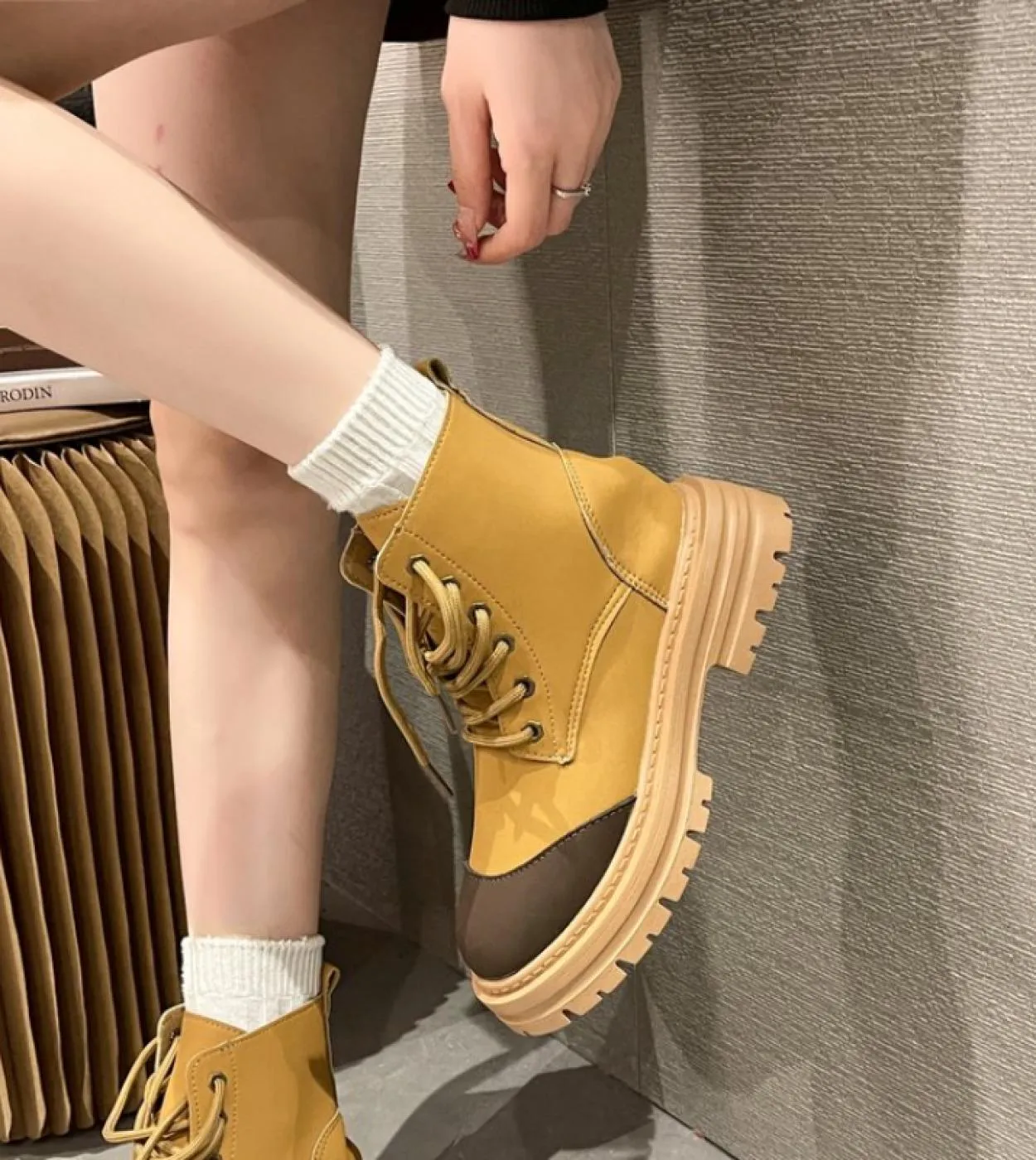 Stivaletti da donna 2022 Nuovi stivali autunno inverno Moda donna Colori misti Lace Up Zipper Botas Mujer Platform Heel Ladie