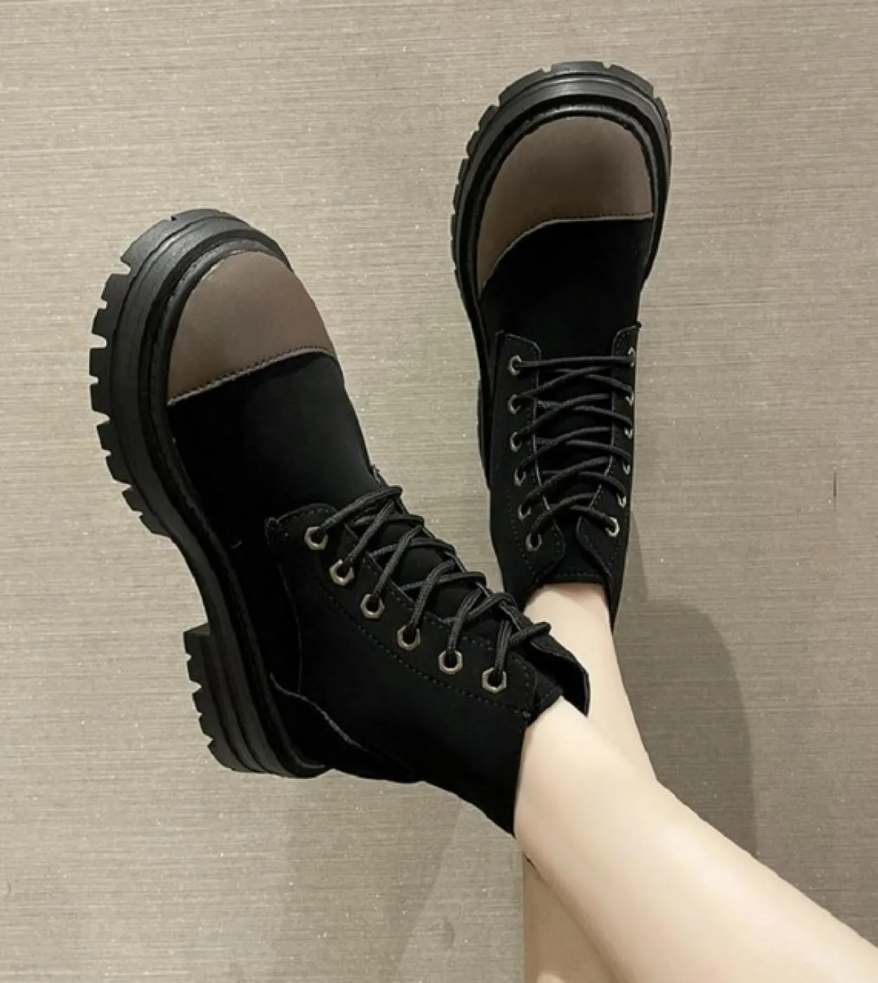 Stivaletti da donna 2022 Nuovi stivali autunno inverno Moda donna Colori misti Lace Up Zipper Botas Mujer Platform Heel Ladie