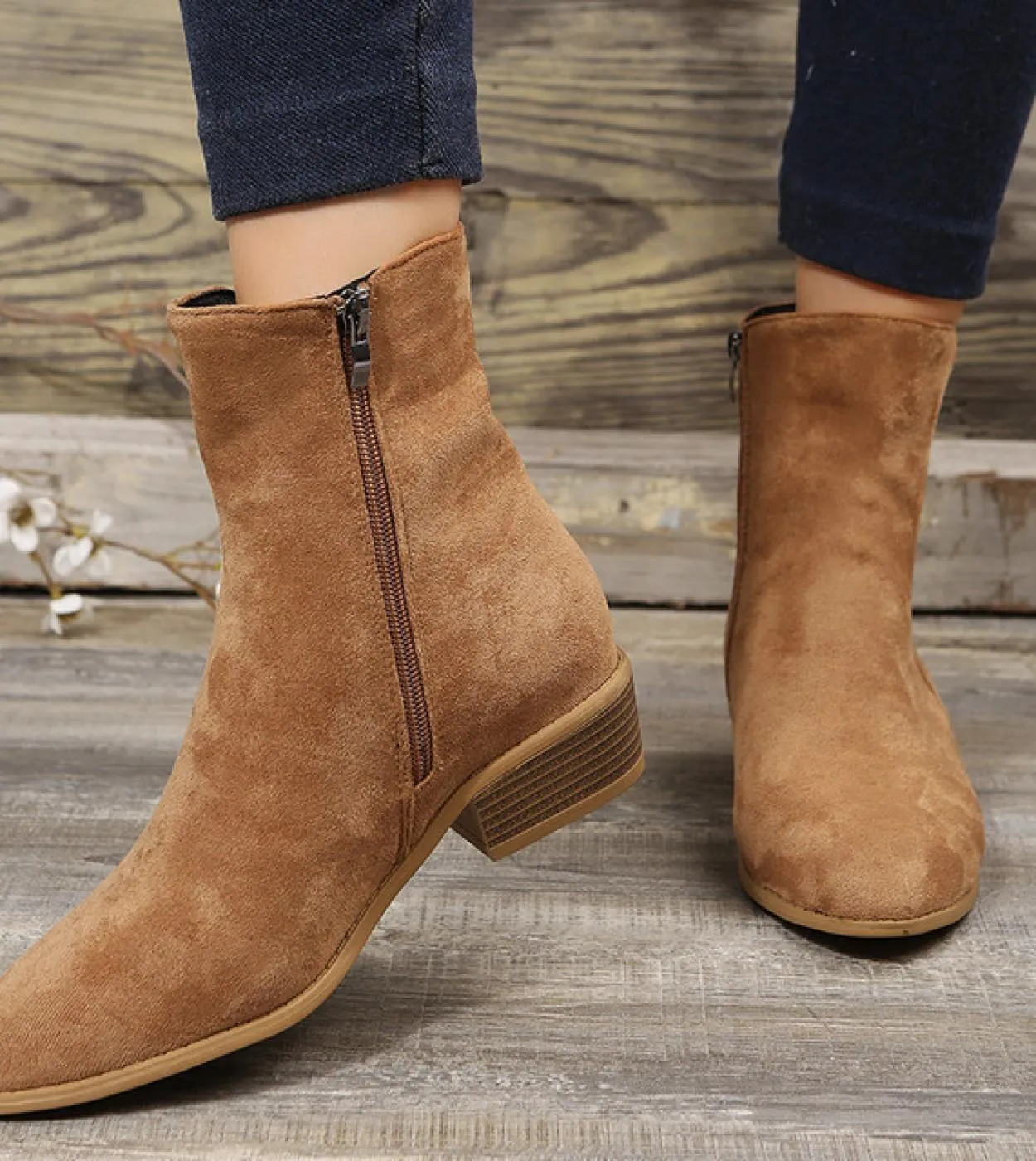 Taglie forti Stivali da donna Retro Autunno Inverno Stivaletti 2023 Nuove scarpe a punta Tacchi spessi Scarpe con cerniera Stiva