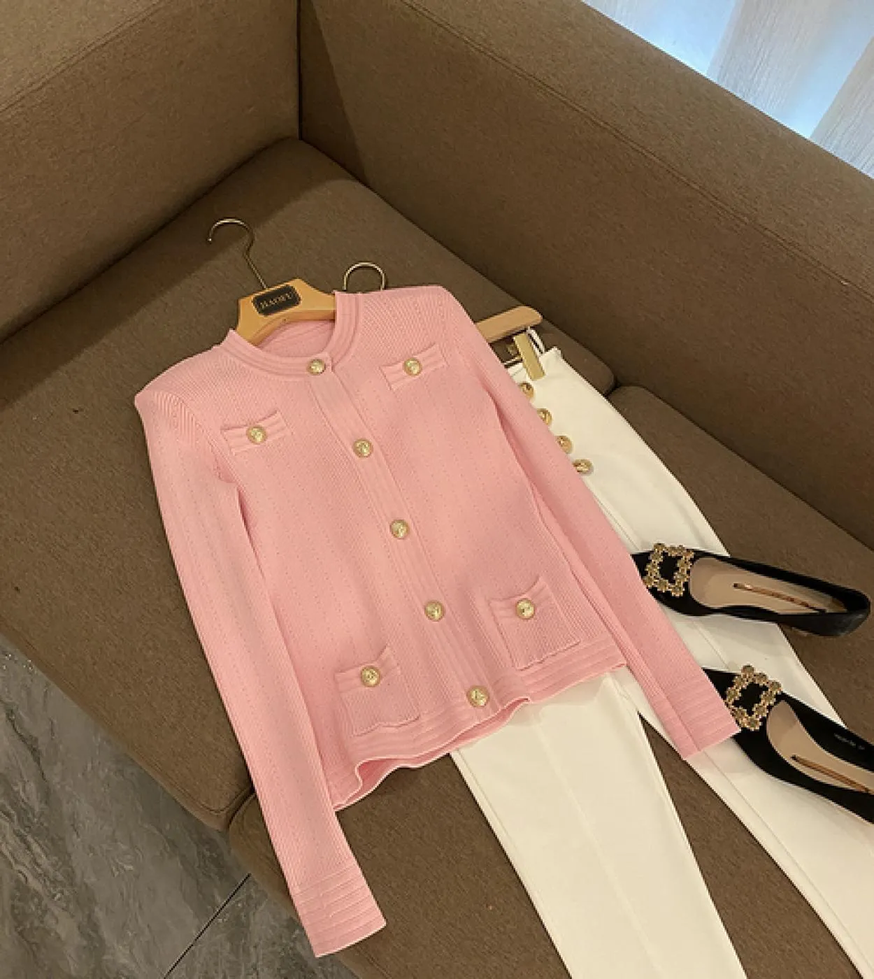 Tide Brand Spot Autunno e inverno Nuova giacca femminile Lion Button Giacca cardigan in maglione lavorato a maglia sottile Pinkj